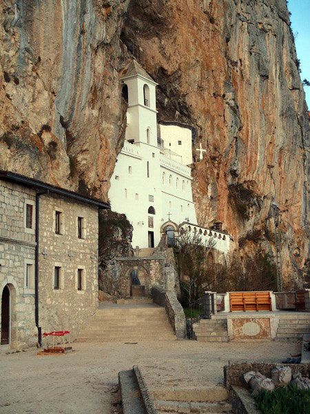 Ostrog Manastırı Karadağ Görülmesi Gereken Yerler