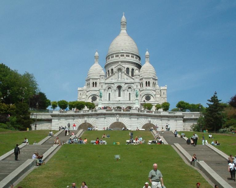 Sacre Coeur Kilisesi