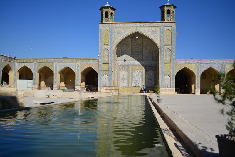 Vekil camii avlusu